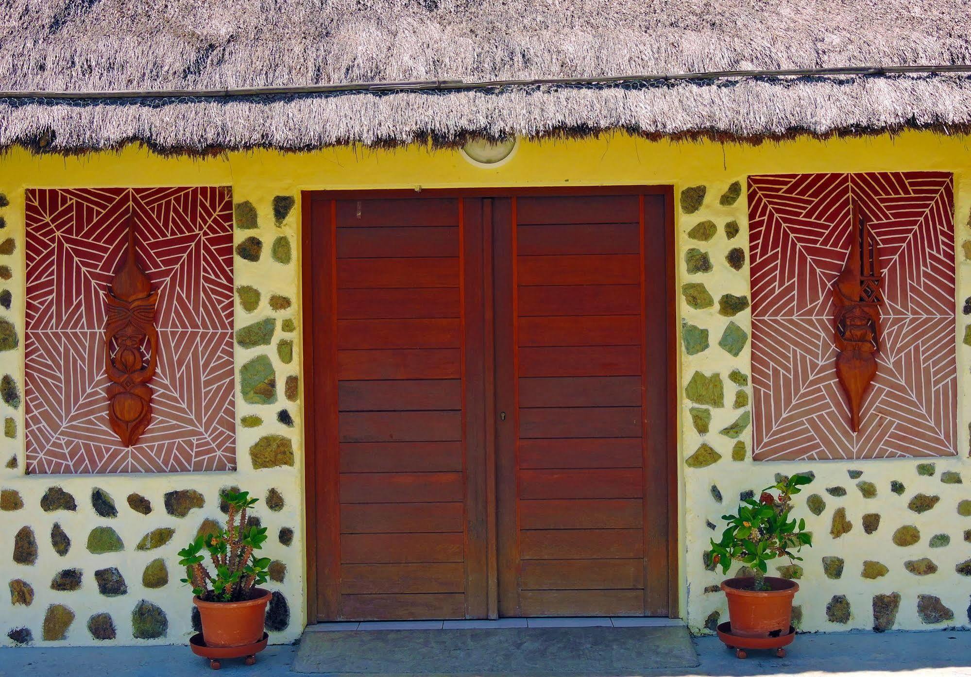 Hotel Koniambo Koné Exterior foto